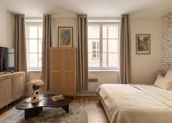 Prestigious Main Square Apartment