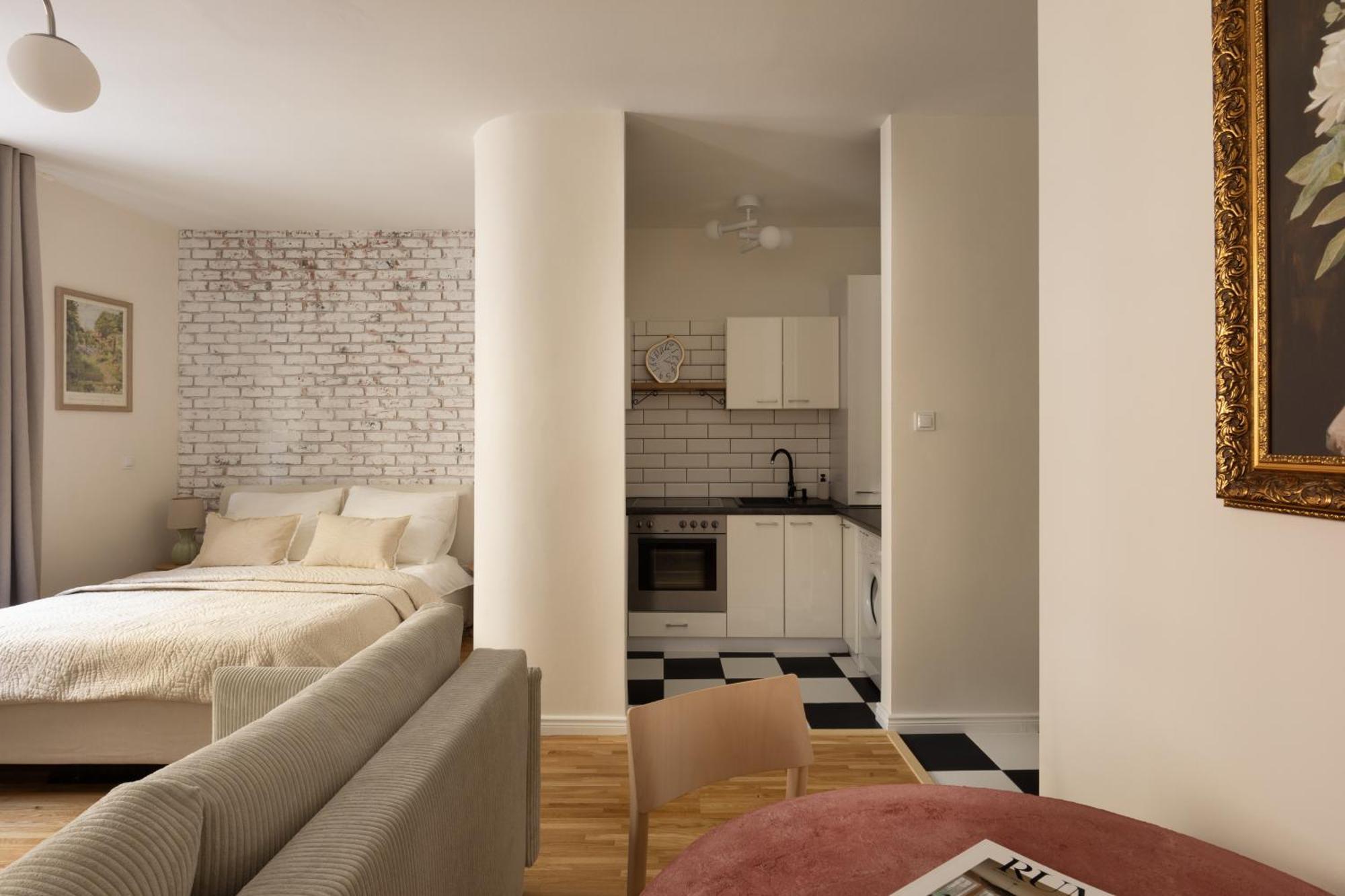 Prestigious Main Square Apartment
